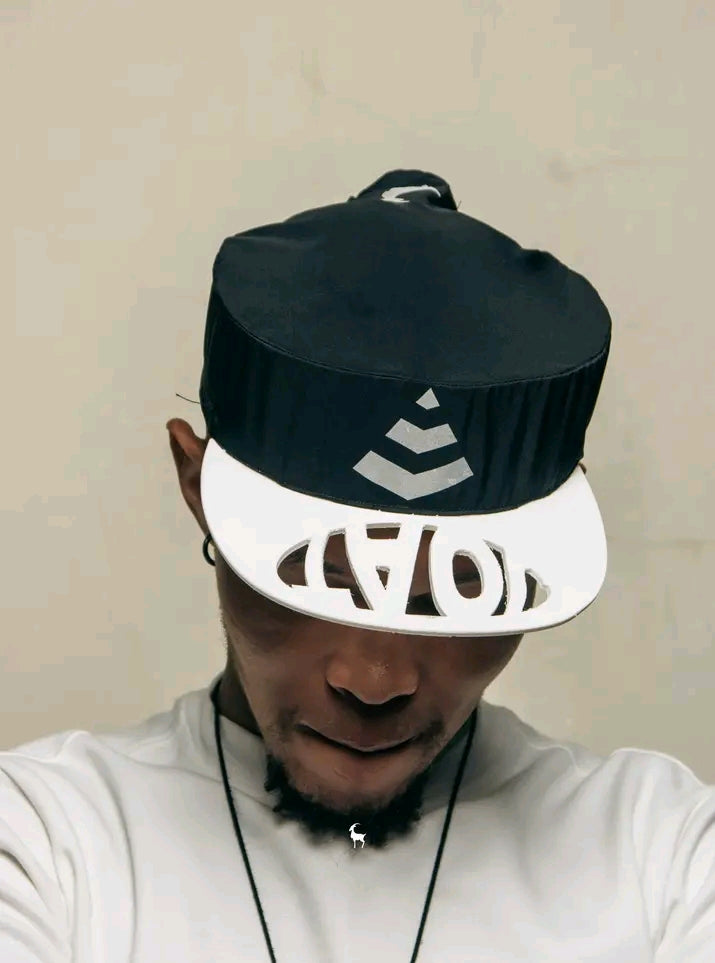 A/W26 JOAT. 2 TONE B&W Pyramid Essential Cap