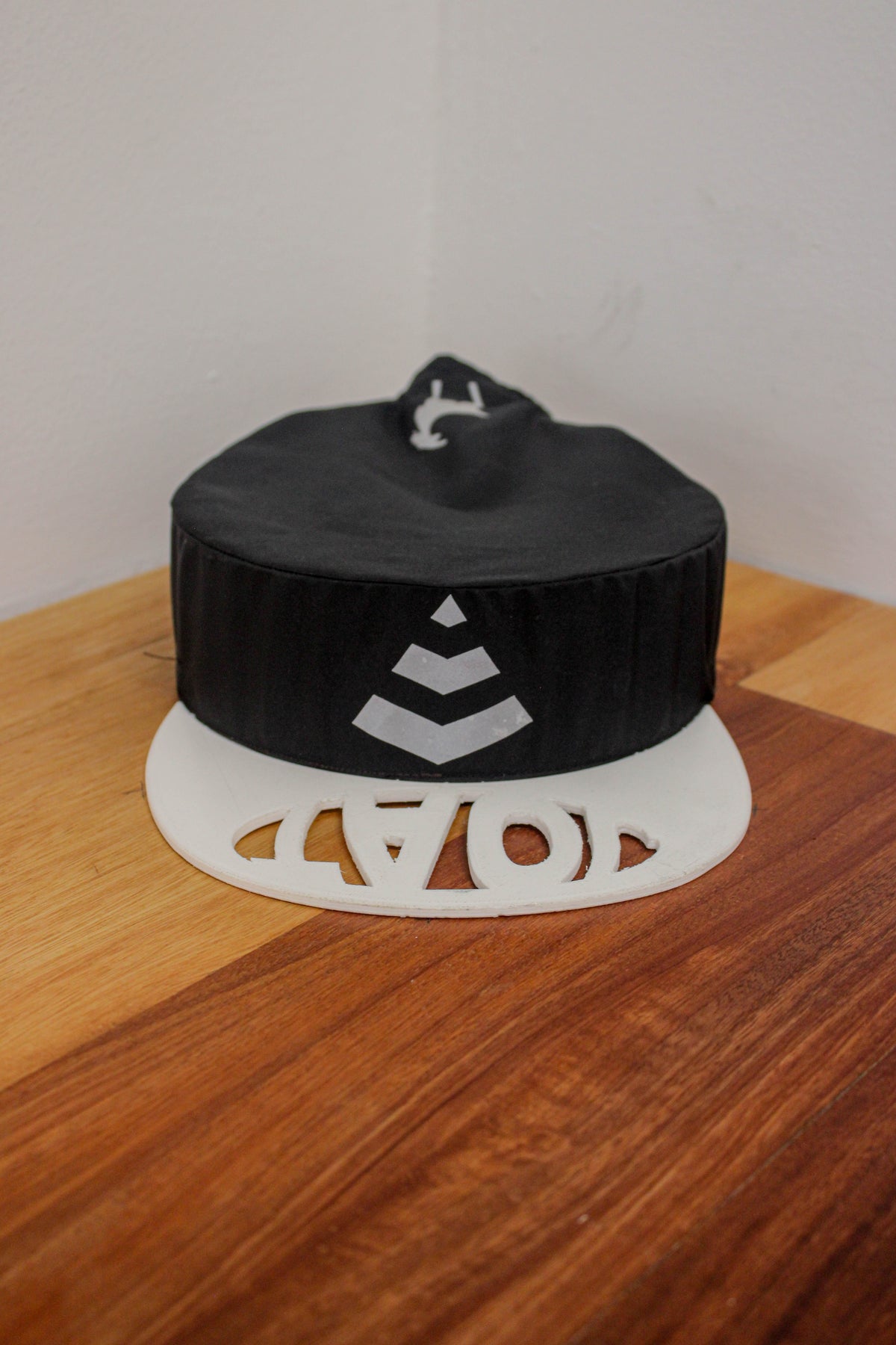 A/W26 JOAT. 2 TONE B&W Pyramid Essential Cap